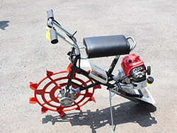水田用乗用溝切り機
